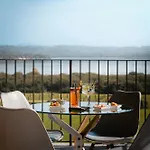 Hotell Equirelais Lomnago