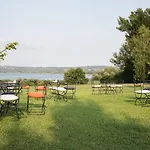 Hotell Equirelais Lomnago