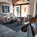 Hotell Equirelais 3*