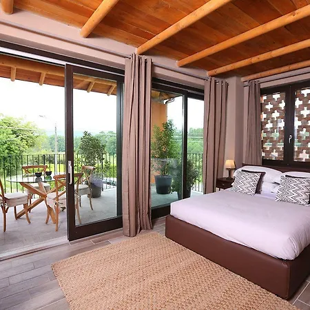 Ξενοδοχείο Equirelais 3*