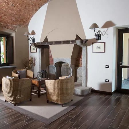 Hotel Equirelais Lomnago